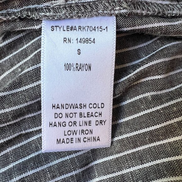 Sadie & Sage Gray and White Striped Jumpsuit – Size Small - Picture 10 of 10